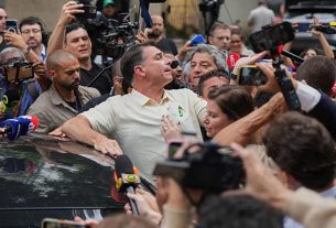 Flávio Bolsonro comemora
