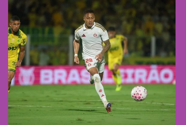 Vitinho levou o terceiro cartão amarelo